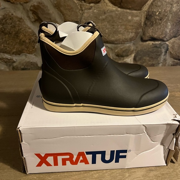 Men's Xtratuf Deck Boot, 6" color: brown size 8 - Picture 3 of 6